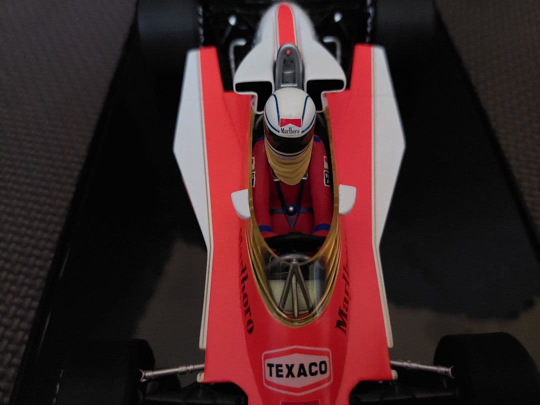PMA 1/18 ＃１２ マクラーレン M23 J・マス　Marlboloロゴ