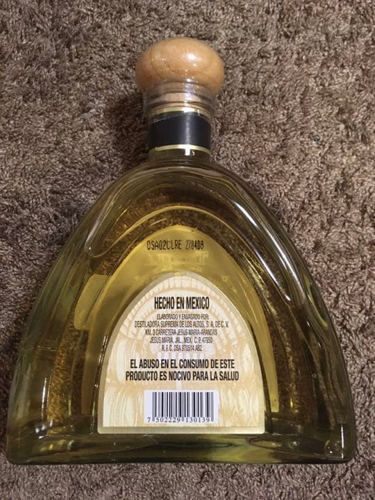 メキシコ産　テキーラ　未開封