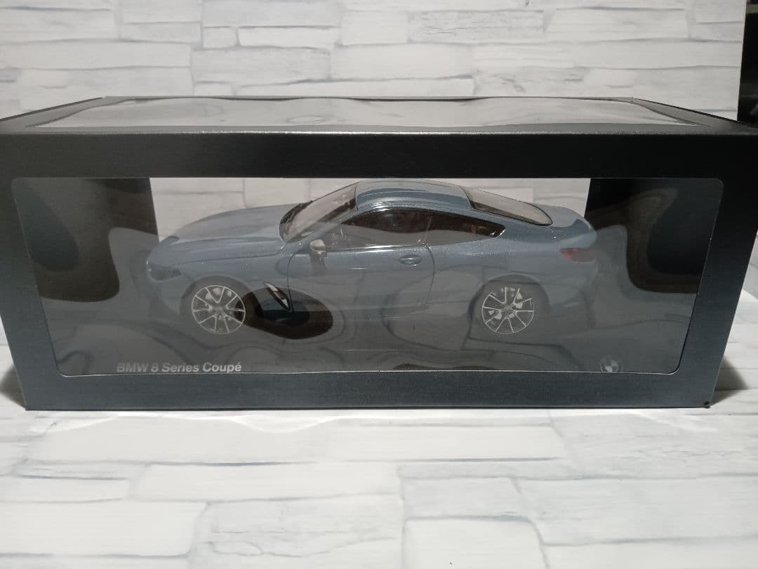 1/18 BMW 8シリーズ　クーペ　ディーラー品　ミニカー　ブルーグレー