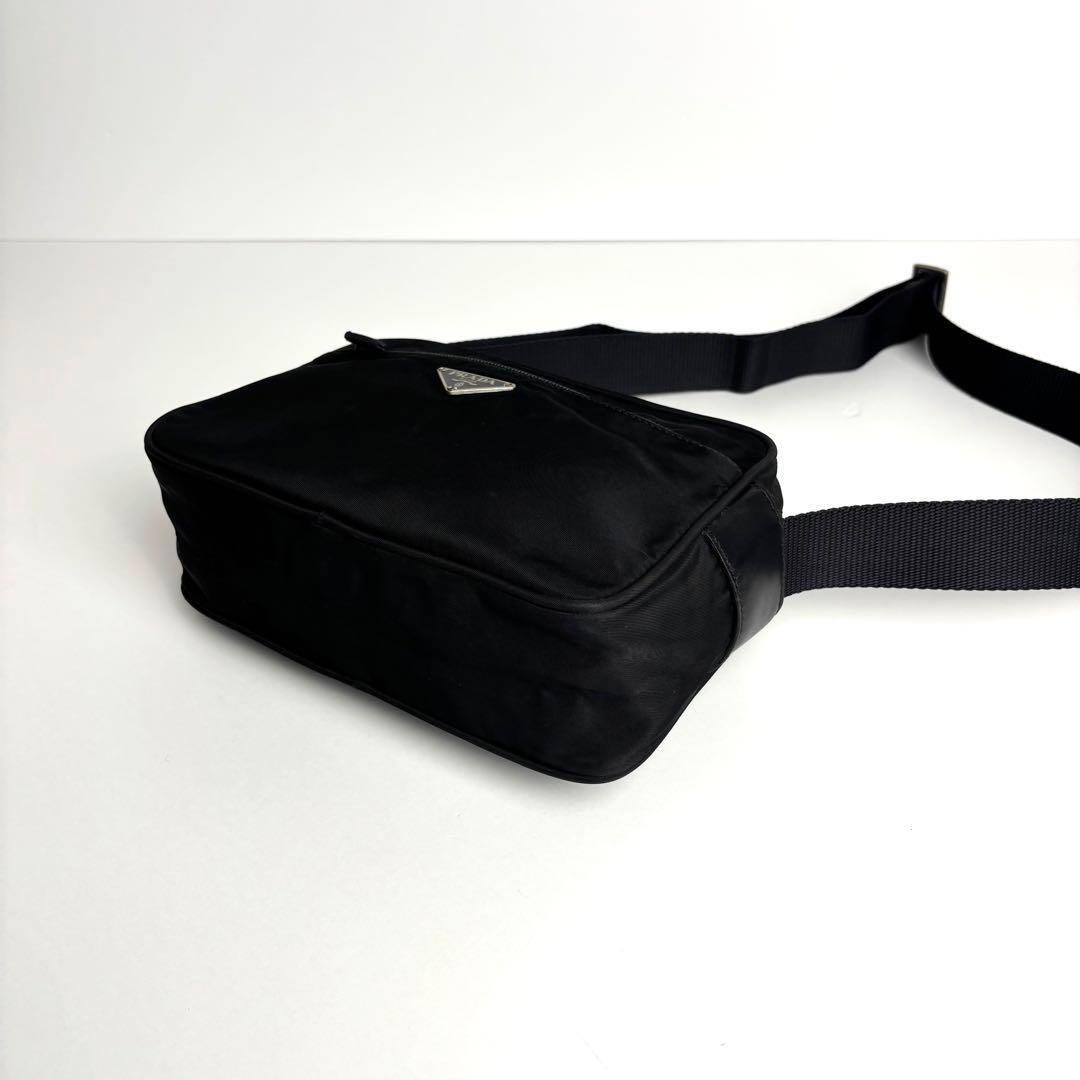 極美品 PRADA プラダ ショルダーバッグ カメラバッグ ナイロン レザー