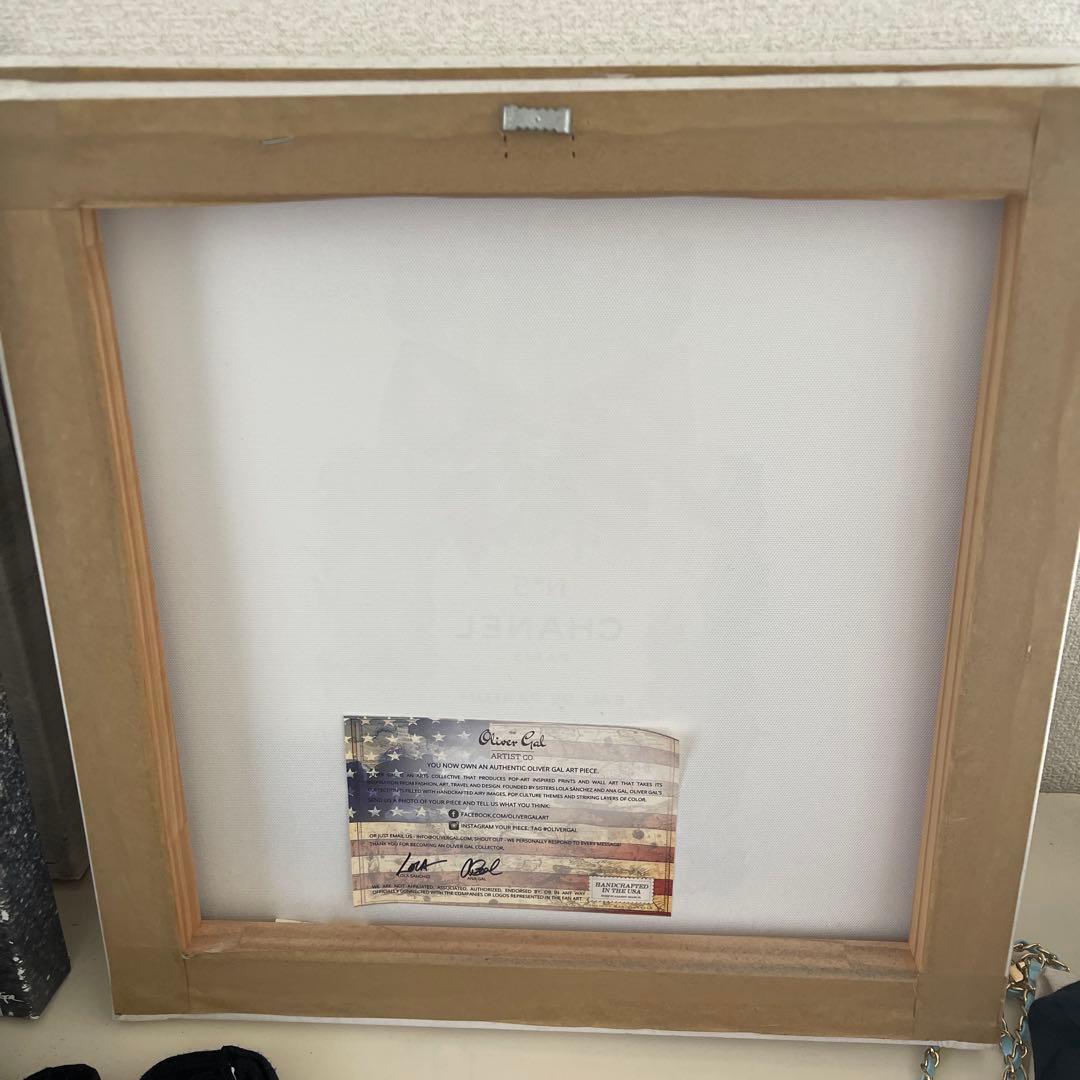 オリバーガル　シャネル