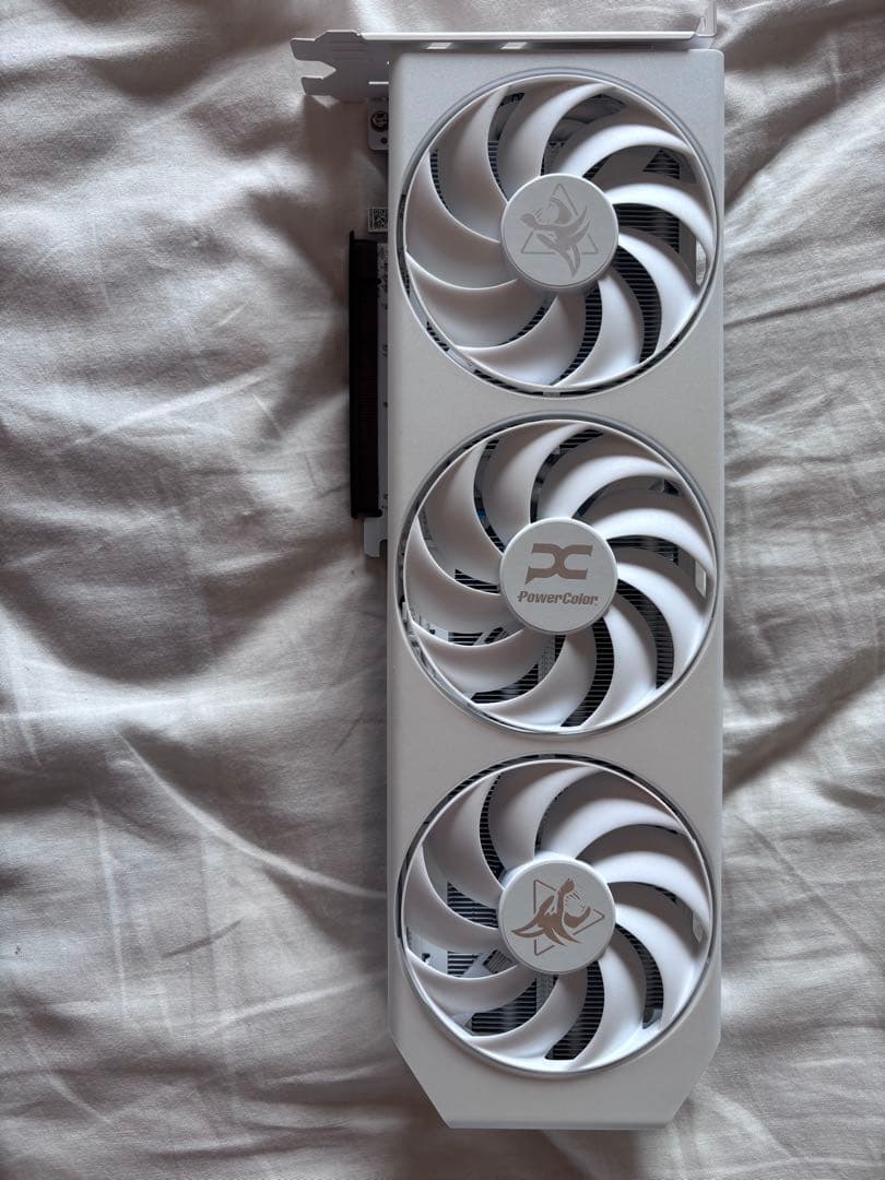 グラフィックボード・グラボ・ビデオカード Hellhound Spectral White RX 9060 XT 16GB