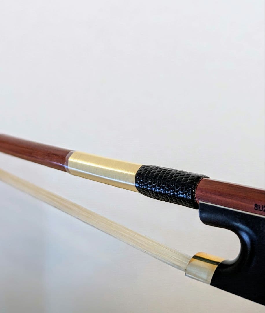 7月限定値下げ！チェロ弓 SUZUKI チェロ弓 No3350 4/4 ケース付