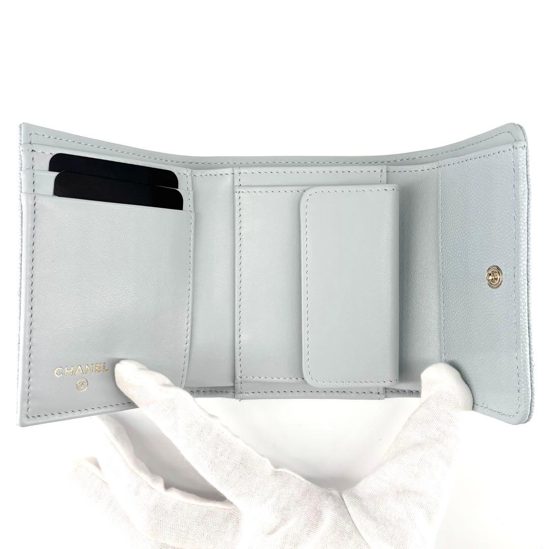 シャネル スモール フラップ ウォレット 三つ折り財布 キャビアスキン