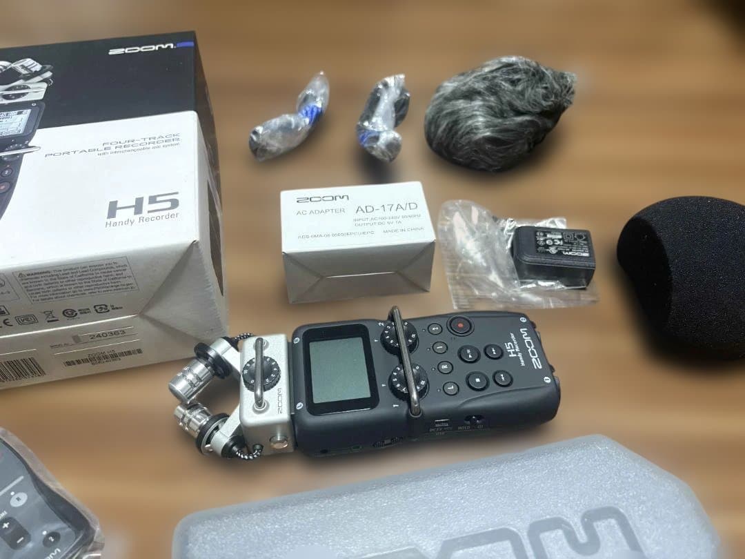 ZOOM：H５ Handy Recorder (風防、リモコン付きセット）