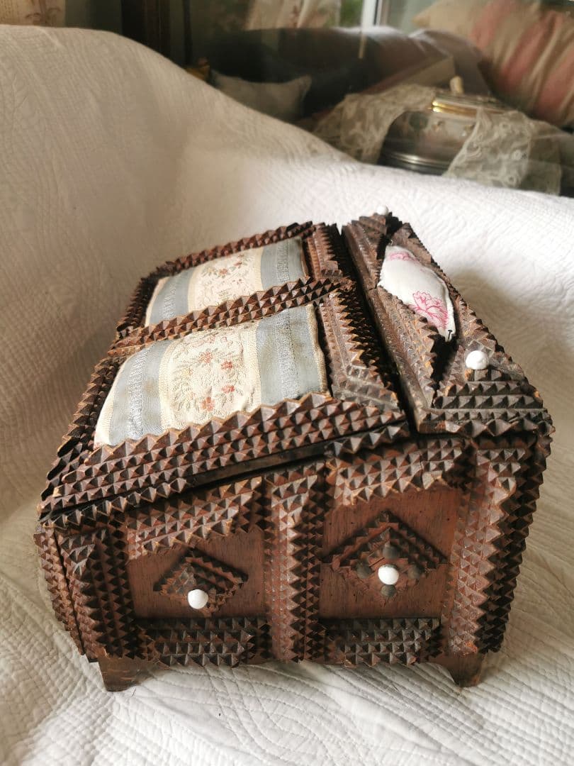 アンティーク トランプアート 木工レース細工ボックス 針箱 フレンチファブリック