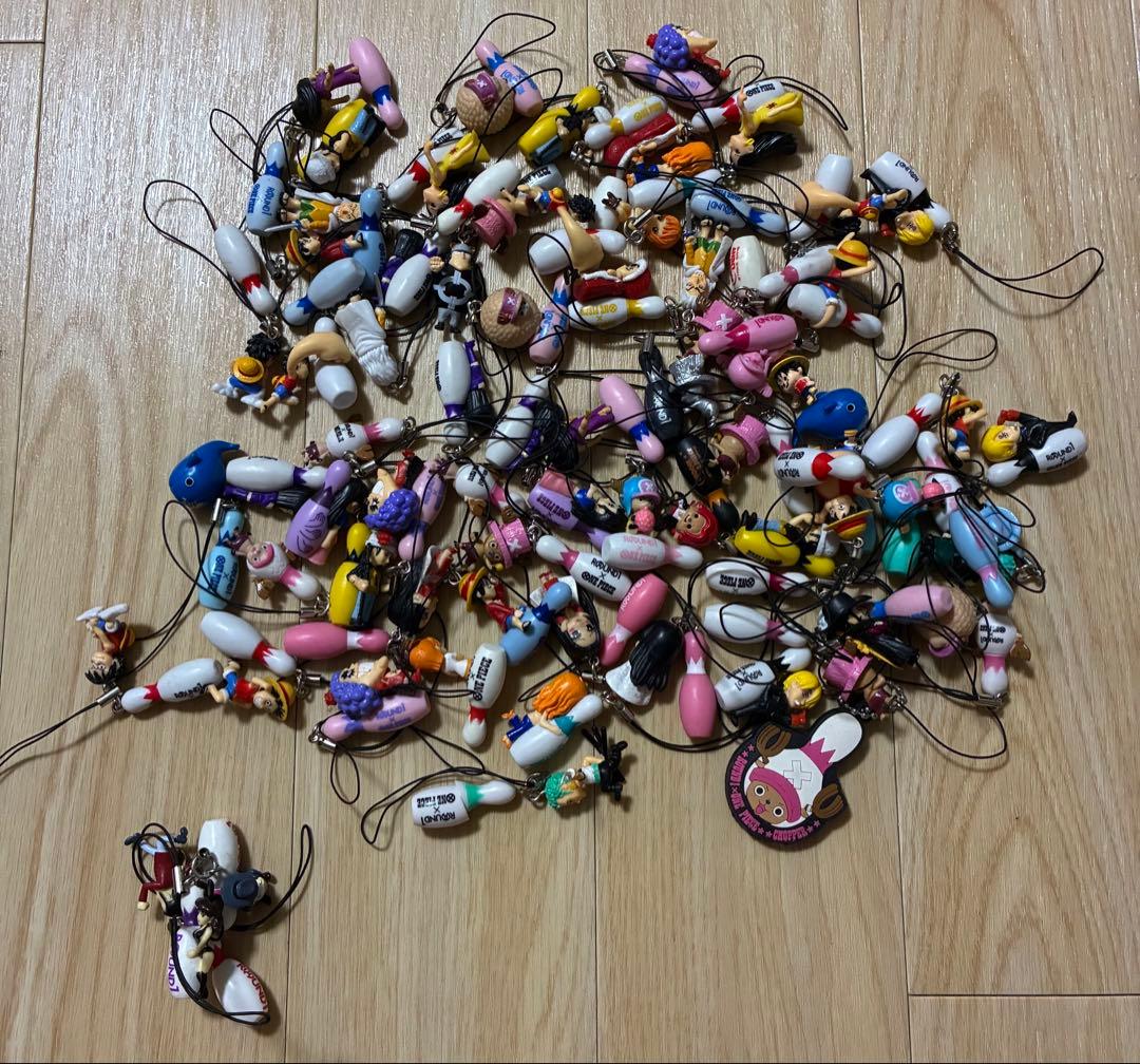 【非売品】 ラウンドワン ワンピース ストラップ 大量 70個くらい