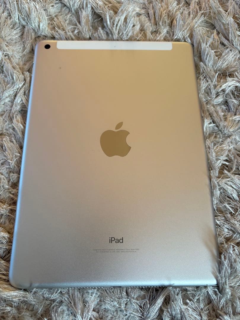 Apple iPad 第5世代 32GBシルバー 本体