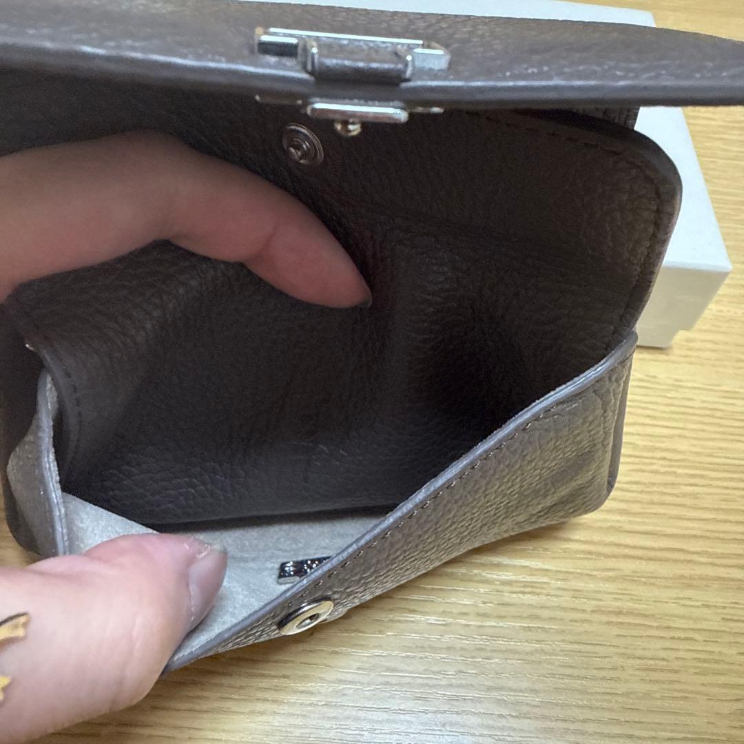 IACUCCI ブラウン 二つ折り財布