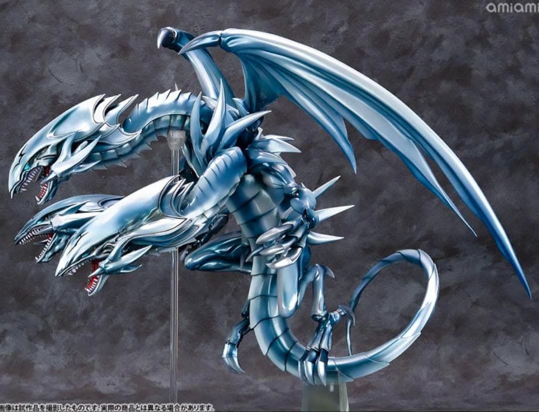 新品未開封品　遊戯王 青眼の究極竜 あみあみ ホビージャパン フィギュア