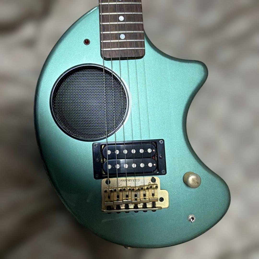 フェルナンデス Zo-3 ギター　アンプ内蔵　ゴールドパーツ　希少