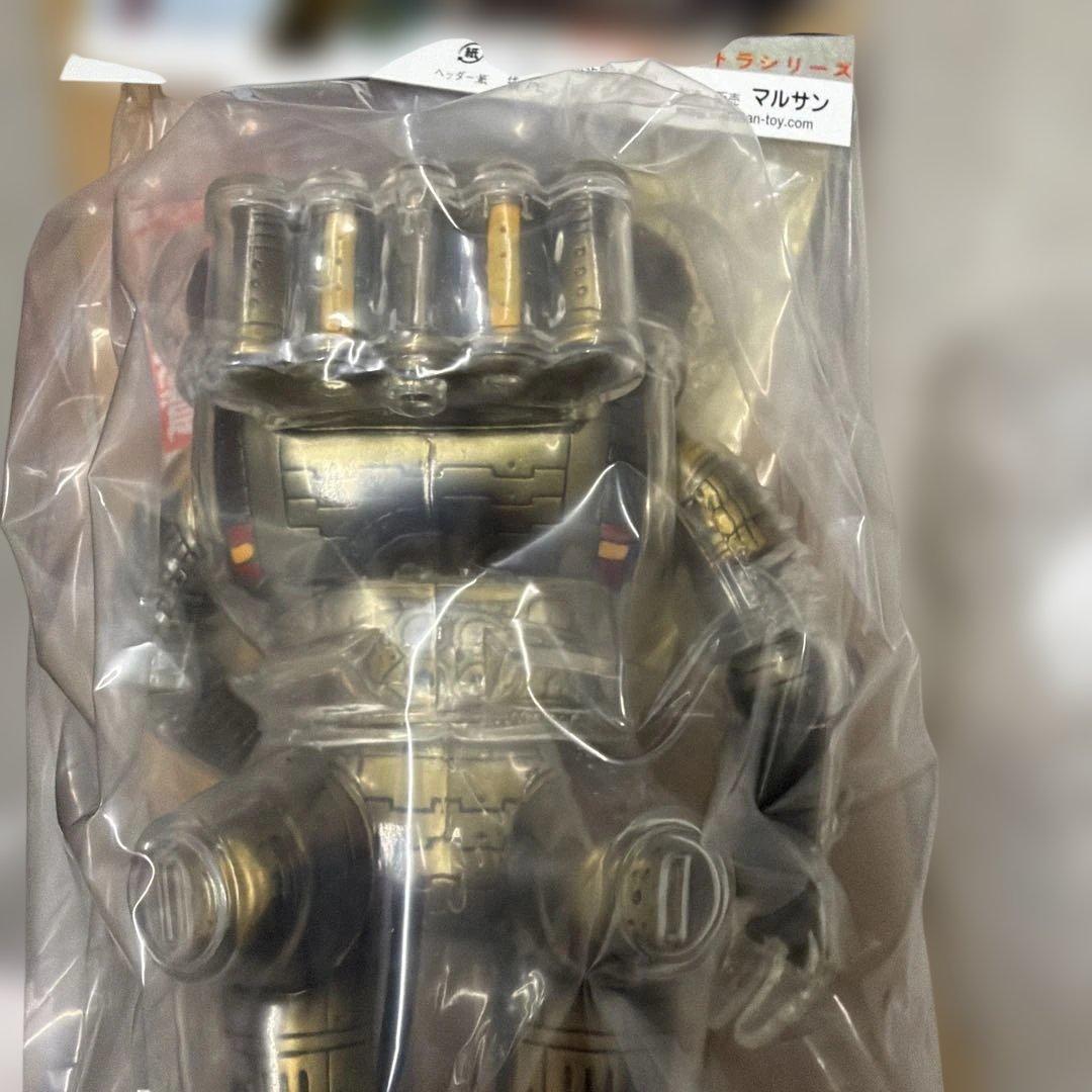 キングジョー　Secret Base 限定カラー フィギュア　マルサン