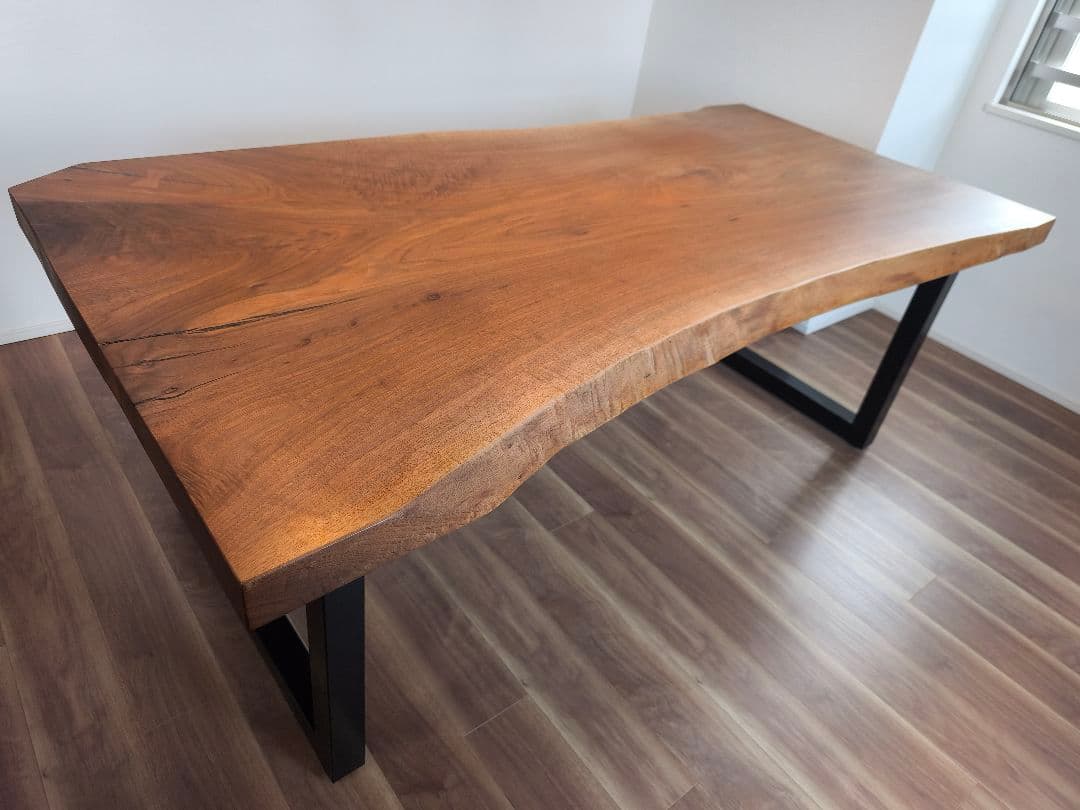 マスターウォール 天然木 ライブエッジ ダイニングテーブル