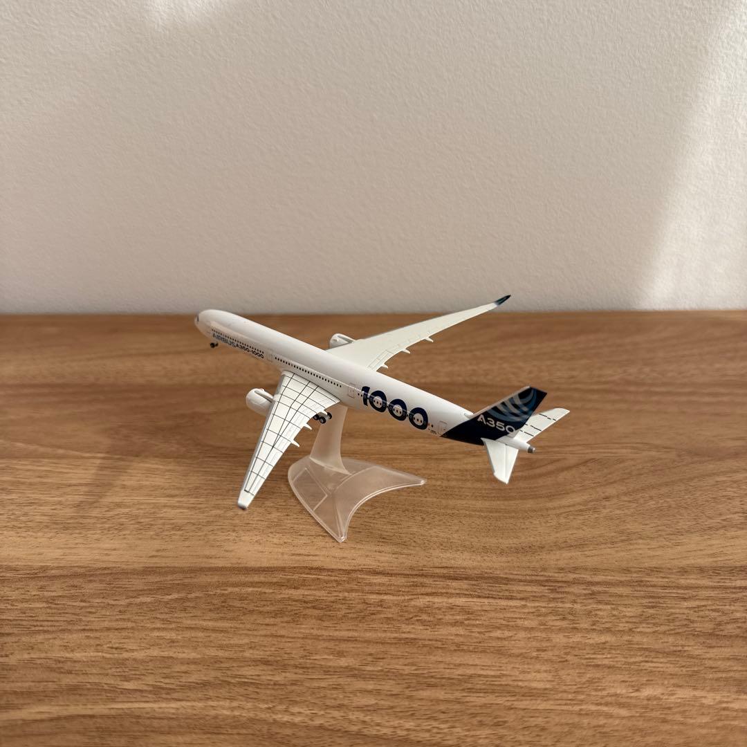 Herpa wings Airbus 1/500 A350-1000 スタンド付