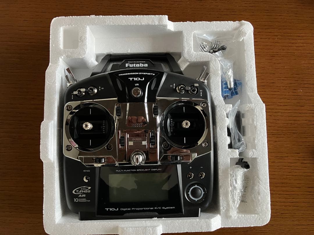 (新品同様)Futaba 10J-2.4GHz R/Cシステム　ダブルスプリング