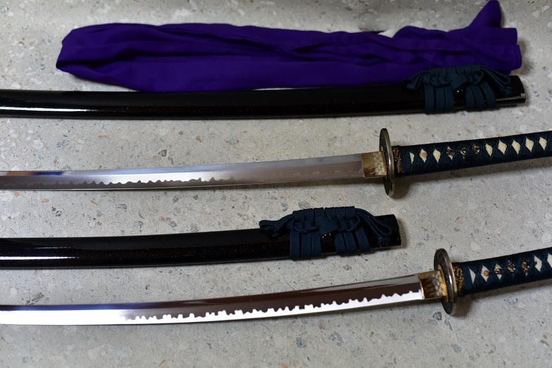 模造刀二振り、日本刀、侍　鬼滅の刃　玩具