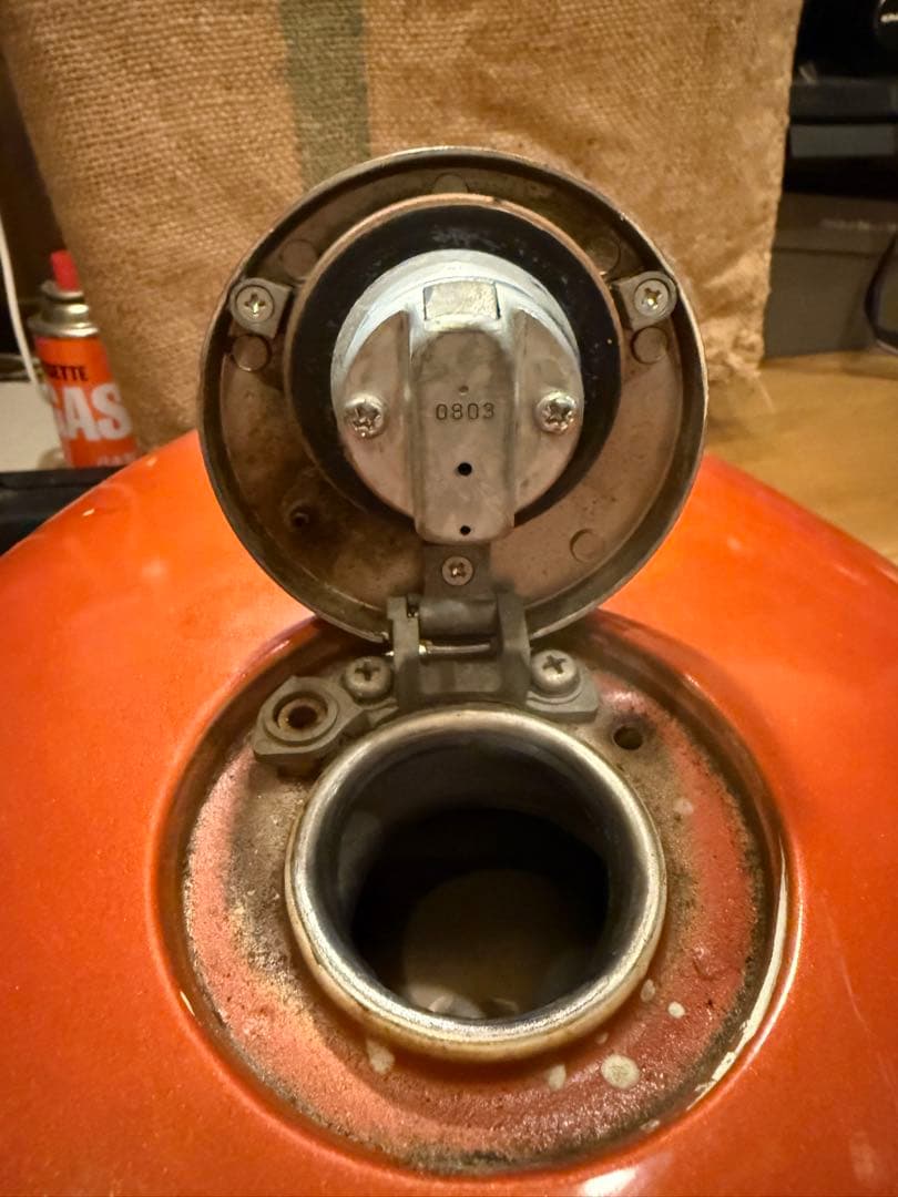 Kawasaki w400 W650 純正タンク　鍵付き