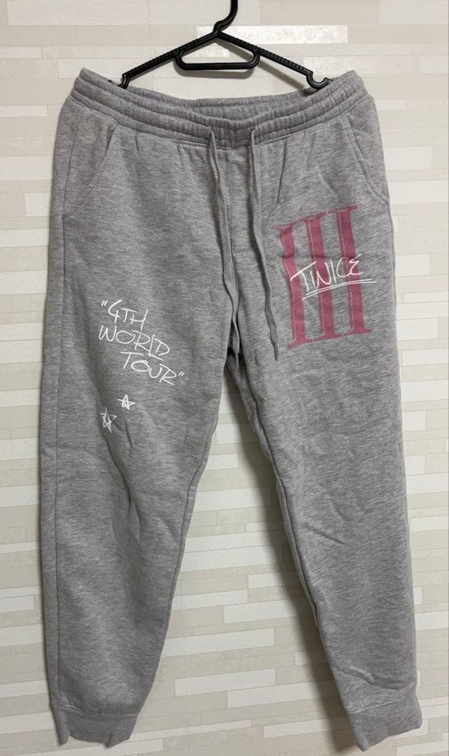 TWICE 4th WORLD TOUR Ⅲ in LA スウェット　１