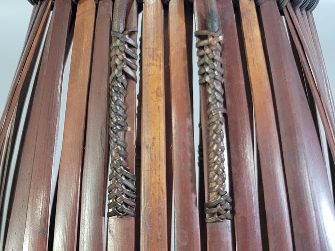 東山麓 東竹園斎作 煤竹網 四方形花籠 共箱 美品 DT606