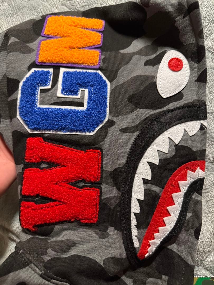 bapeエイプシャークパーカー　Mサイズ