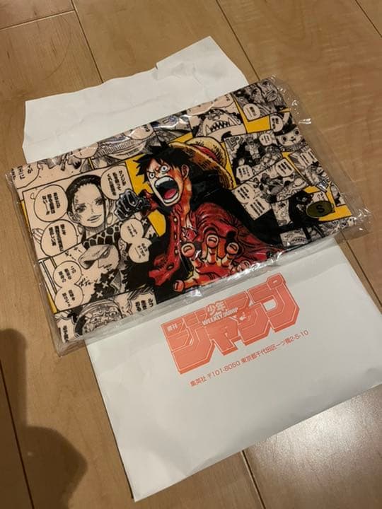 WJ2022年 18号 春の激レアTシャツ Sサイズ ワンピース 非売品