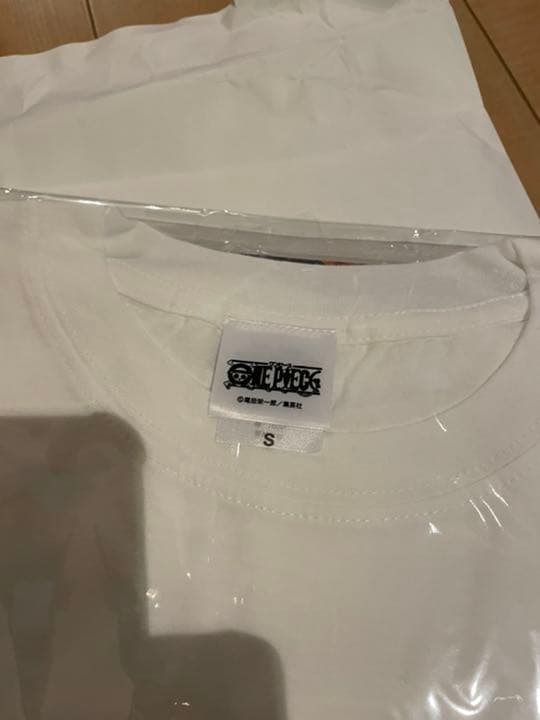 WJ2022年 18号 春の激レアTシャツ Sサイズ ワンピース 非売品