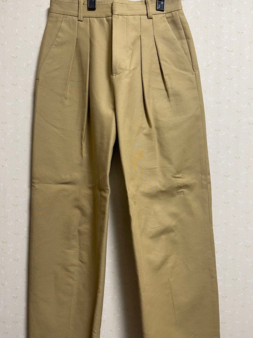 ヨンファ　チノパン