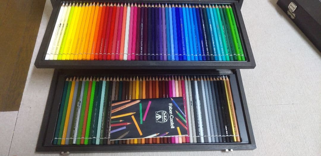 アルブレヒト・デューラーのファーバーカステルの木箱入り100色