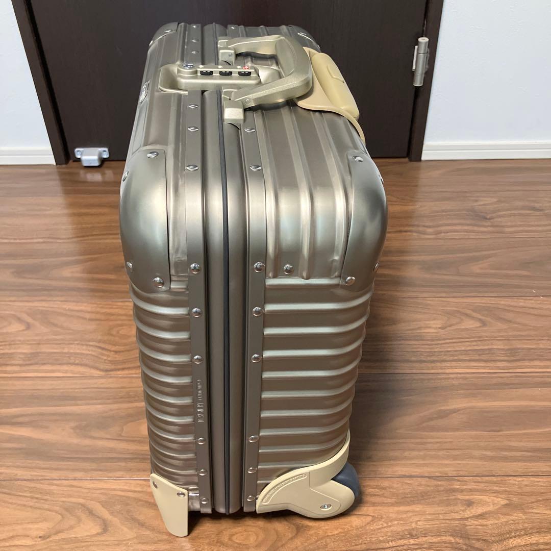 リモワ トパーズ RIMOWA TOPAS TITANIUM 新品、未使用