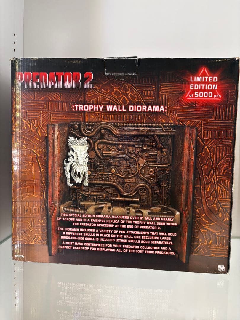 貴重品　ネカ　プレデター2 トロフィーウォール　豆魚雷