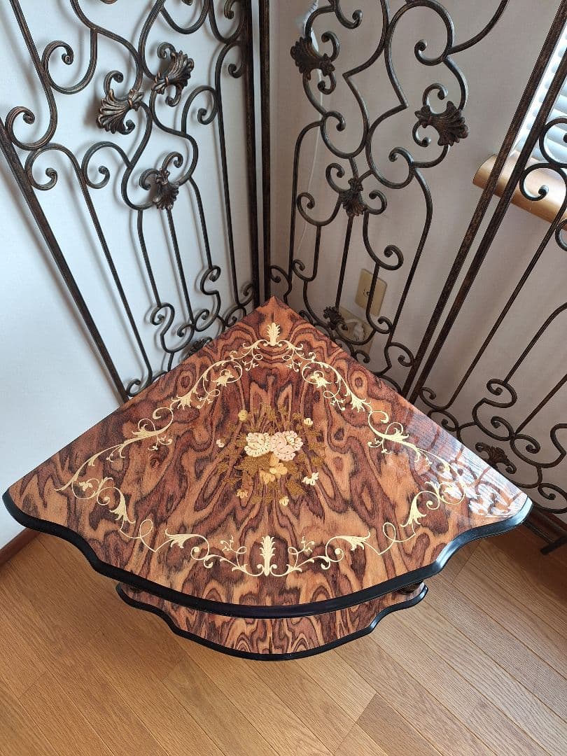 アンティーク調　イタリア製　象嵌コーナーテーブル