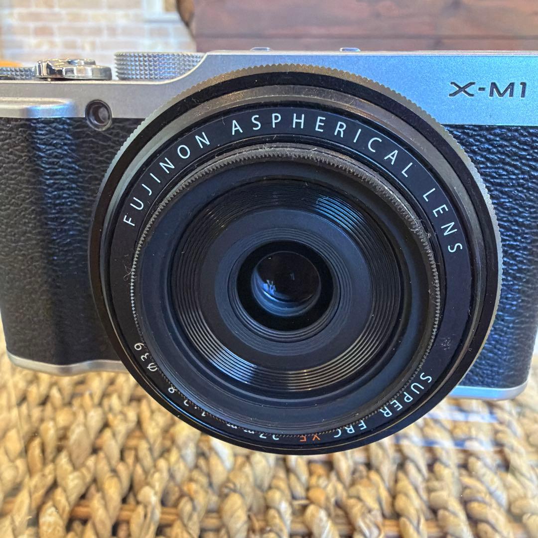 Fujifilm X-M1 ミラーレス一眼カメラ