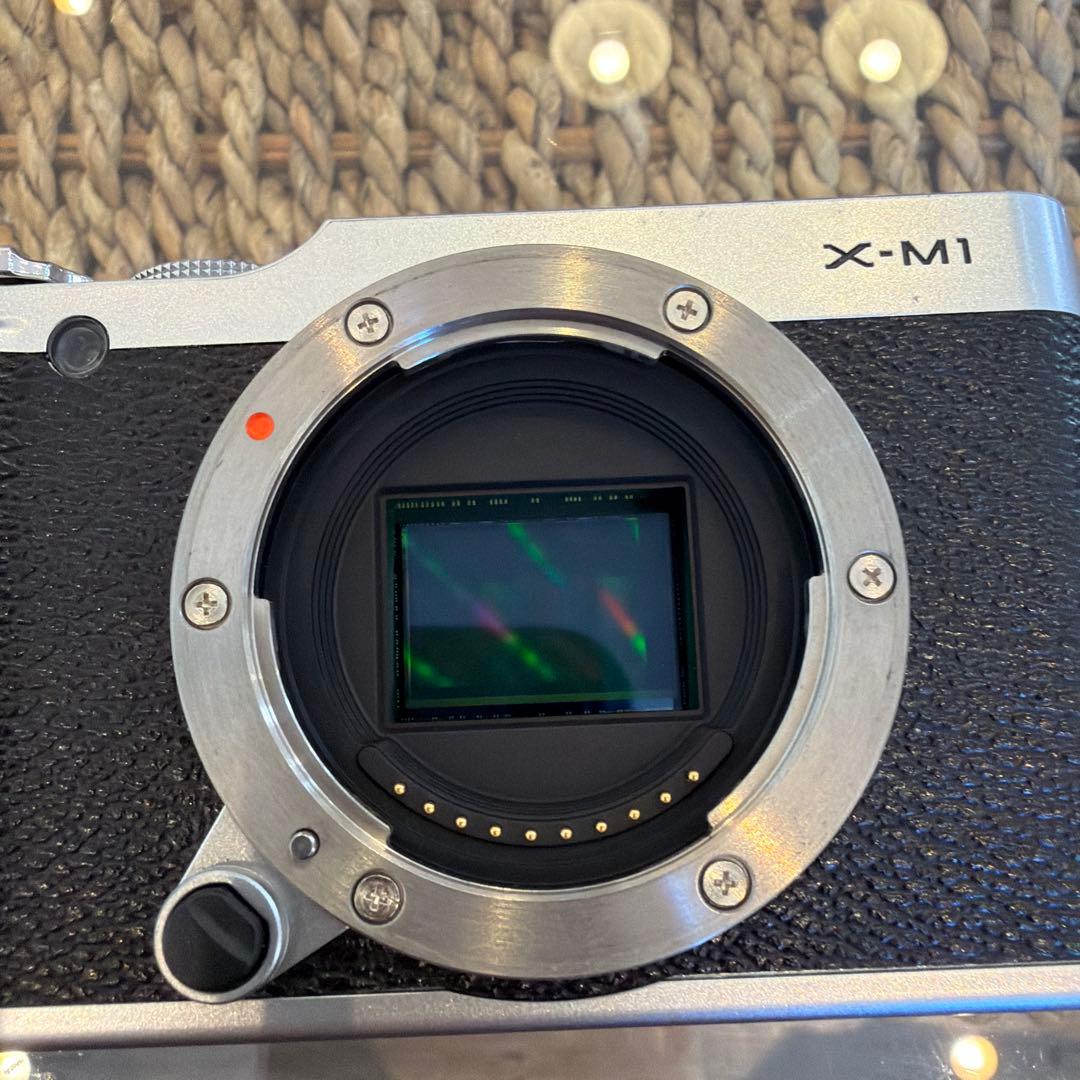 Fujifilm X-M1 ミラーレス一眼カメラ