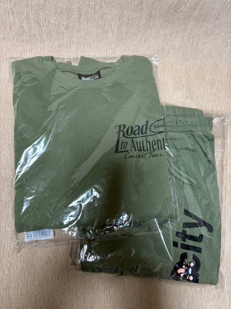 TravisJapan スウェット上下　新品未開封