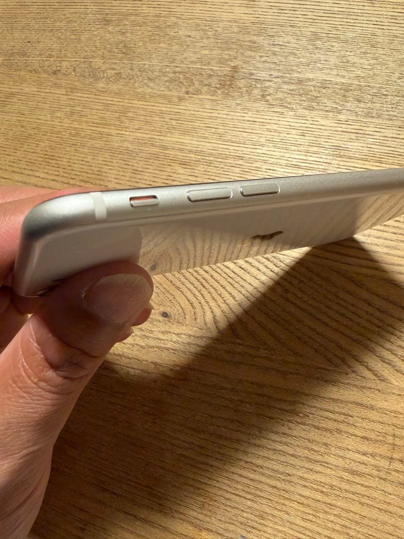 Apple iPhone se3 128GBホワイト 本体