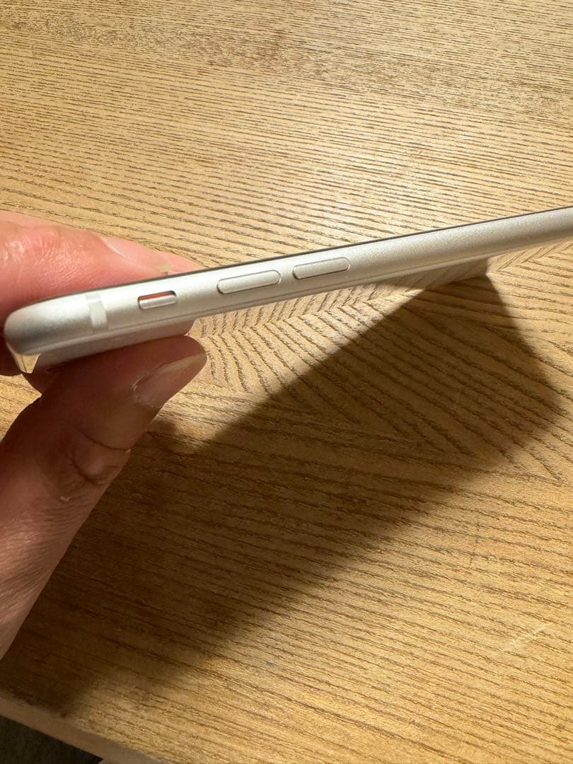 Apple iPhone se3 128GBホワイト 本体