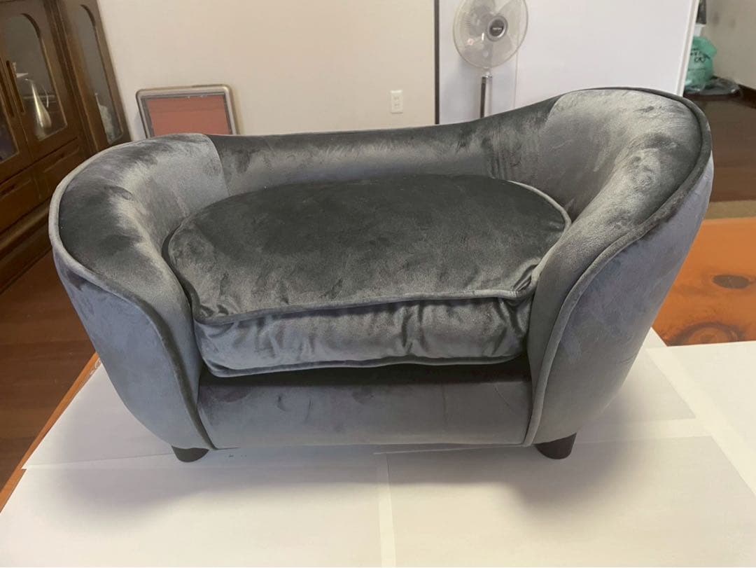 小型ペット用グレーソファ型ベッド