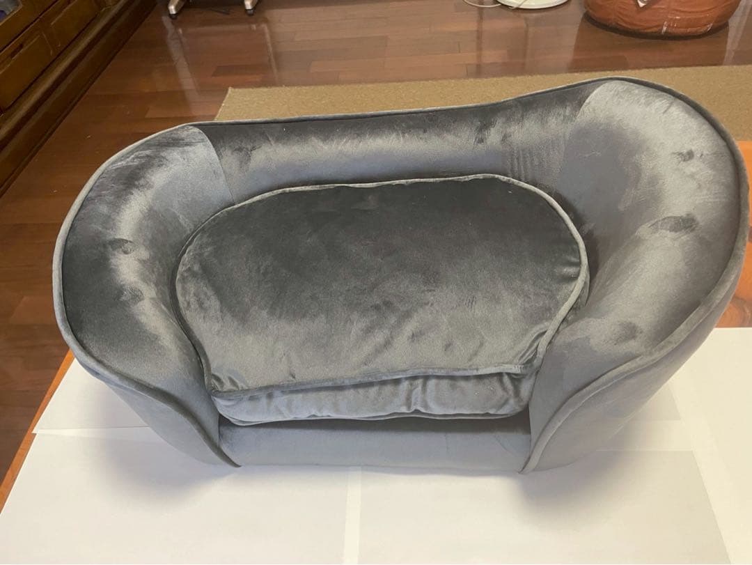 小型ペット用グレーソファ型ベッド