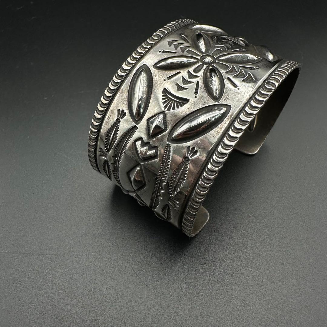 Navajo STANLEY PARKER スタンプワーク バングル