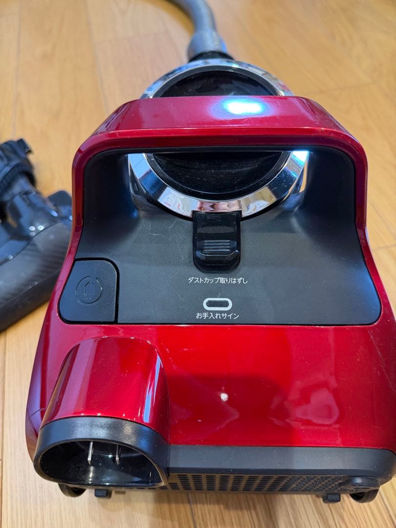 東芝　サイクロン式クリーナー トルネオ VC-C7(R) 掃除機　2023年製