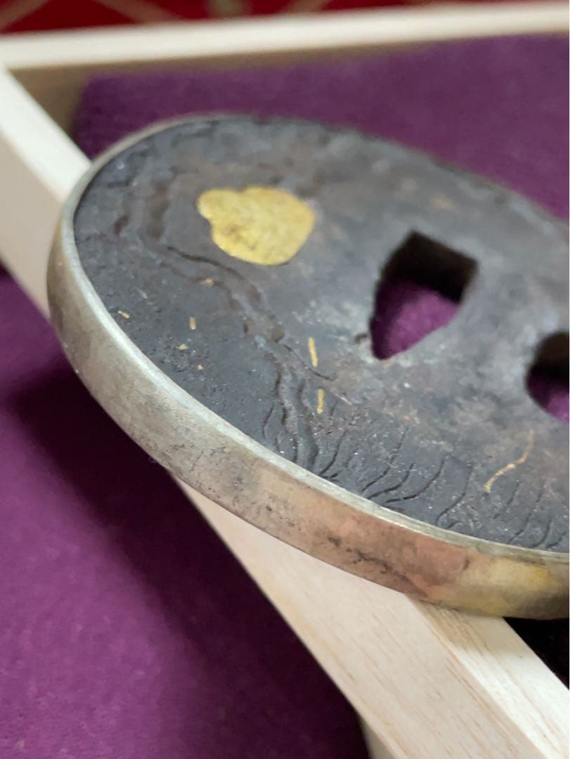 鉄製 鍔 鐔 木箱入り 金 象嵌 銀 覆輪 正阿弥銘 骨董 江戸 希少 脇差