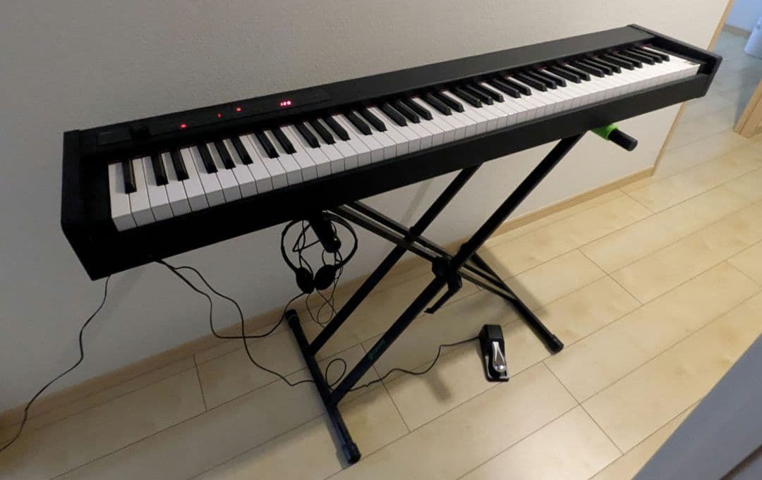 ​【美品】KORG D1 電子ピアノ 88鍵盤 スタンド付き 2019年購入