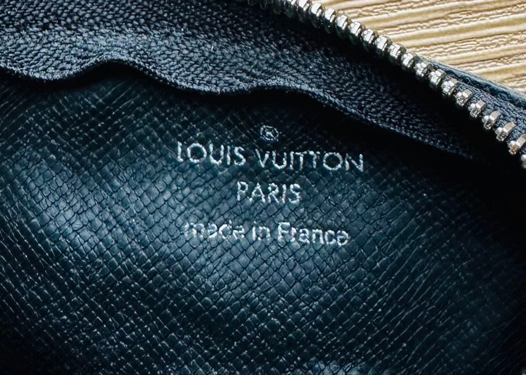 Louis Vuitton ポシェット・クレ ダミエ・グラフィット