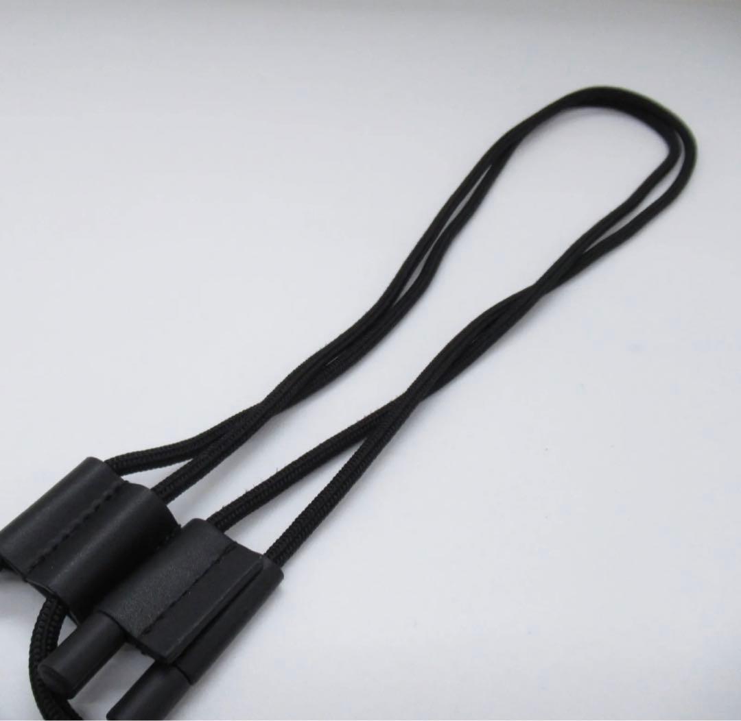 VLTN バレンティノ　ヴァレンティノ　iPhone13pro ストラップつき