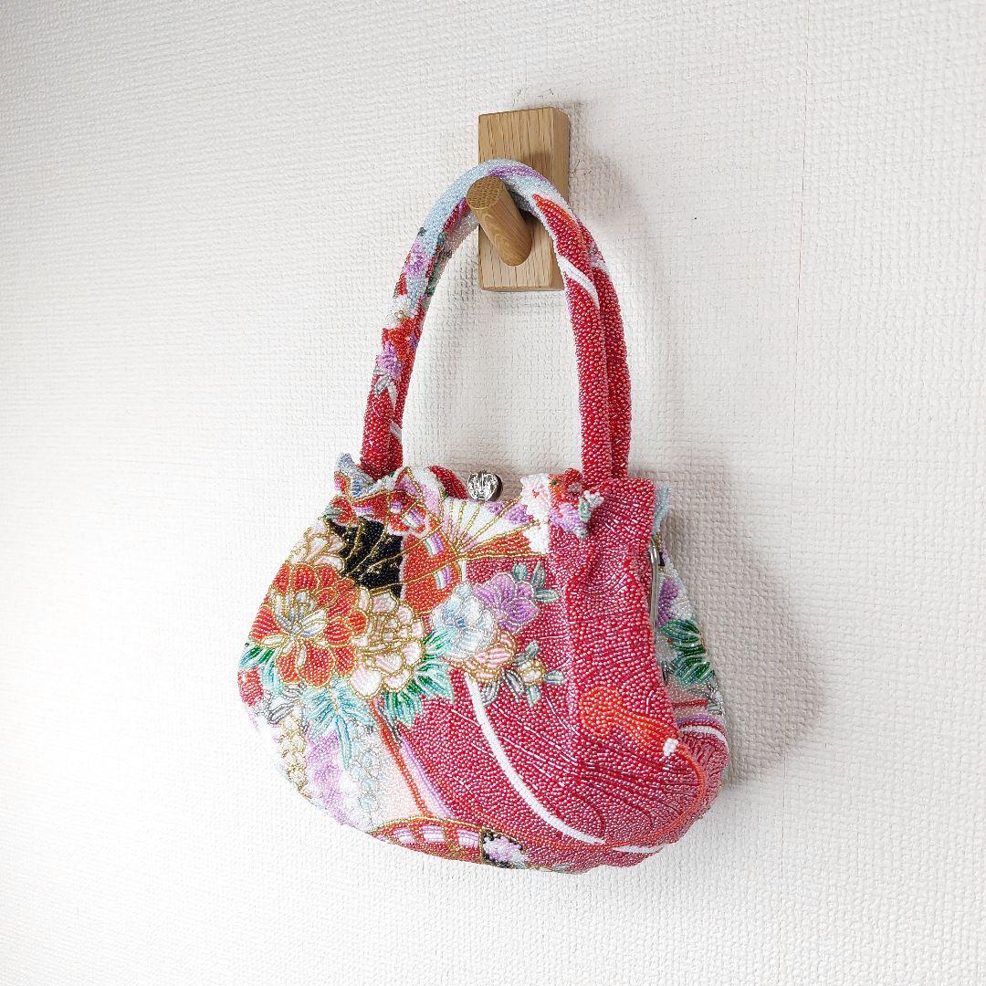手刺本刺繍　和装　成人式　浴衣　ビーズ花柄バッグ　扇子