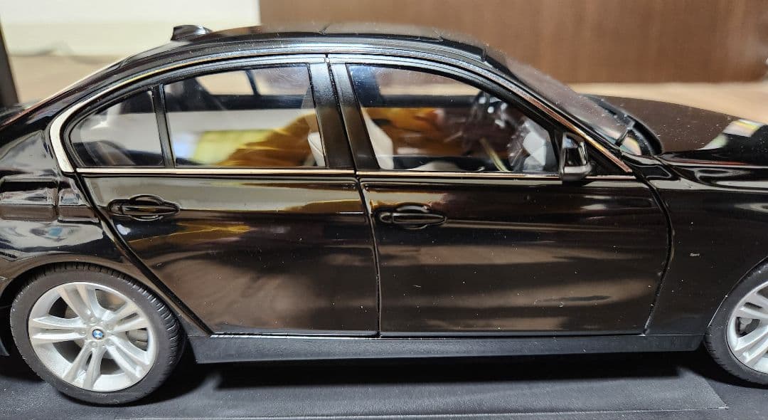 1/18 BMW 3シリーズ サファイア ブラック Sapphire Black