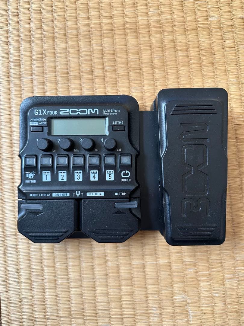 ZOOM G1X FOUR マルチエフェクター acアダプター付き　極美品