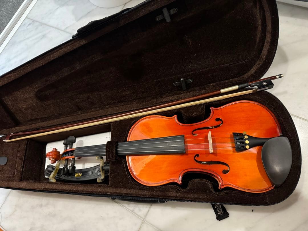 バイオリン　肩当て・ケース付き