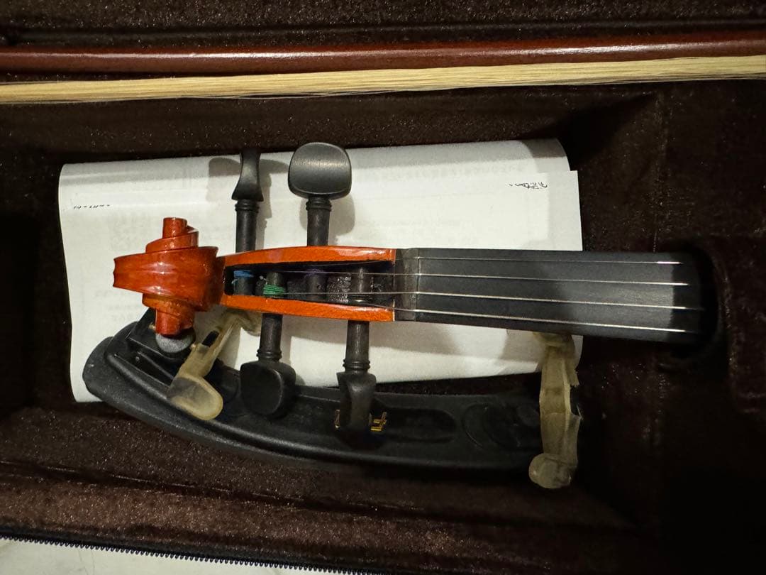 バイオリン　肩当て・ケース付き