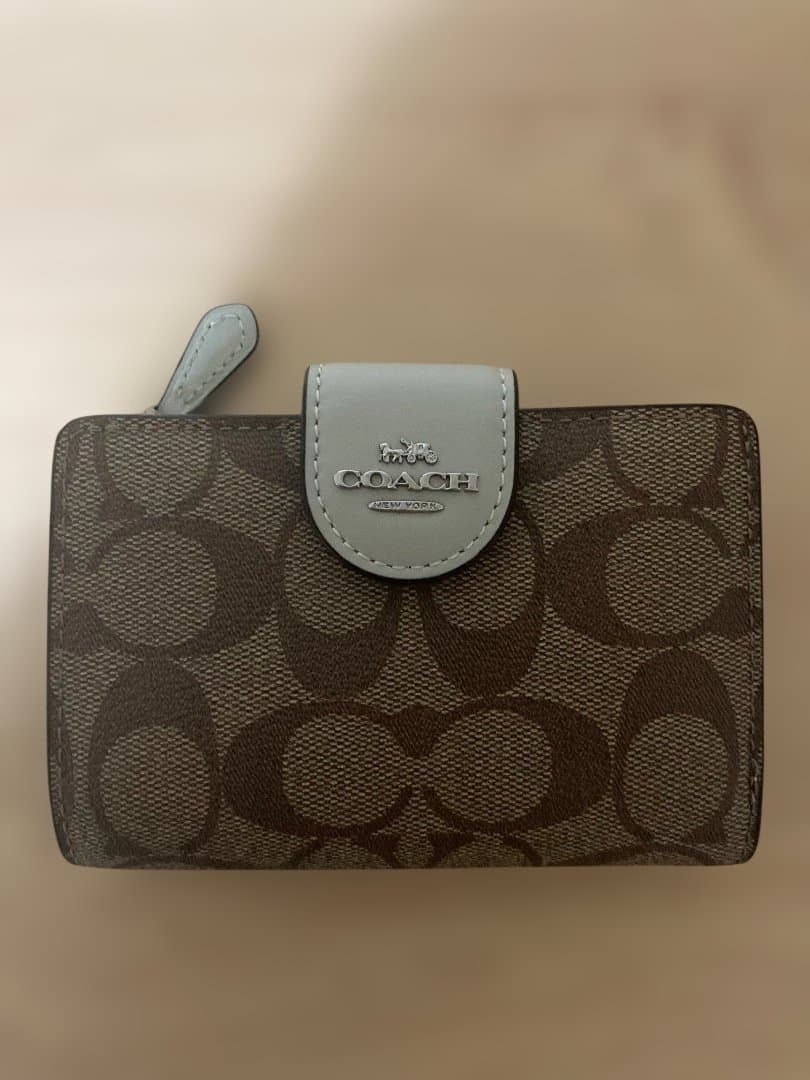 正規品COACH 二つ折り財布 未使用❣️本日削除‼️